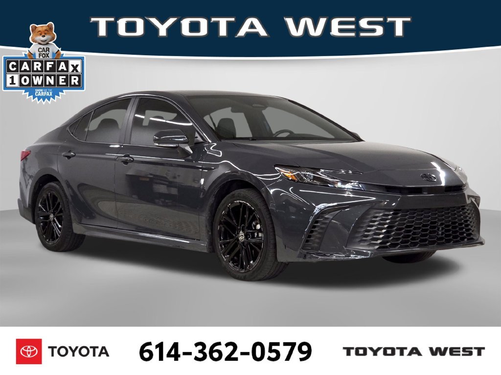 Used 2025  Toyota SE image 3