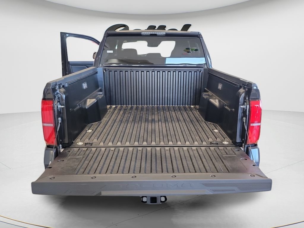 2026 Toyota Tacoma SR5 - Photo 11