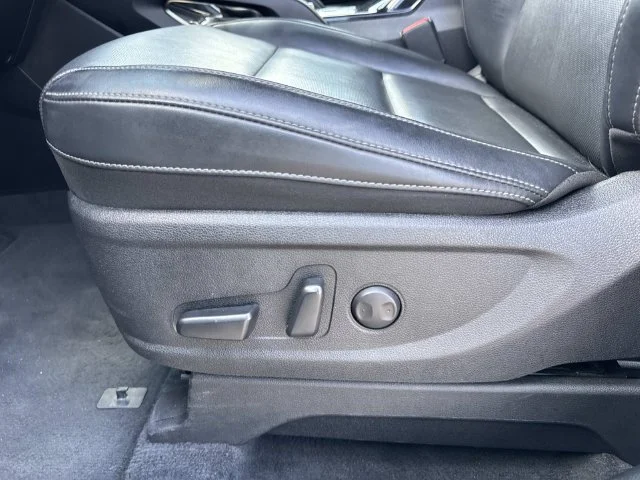 Used 2025 Silver Kia S image 41