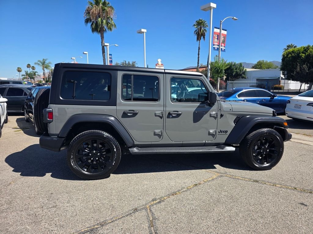 Used 2023 Gray Jeep Sport S image 4