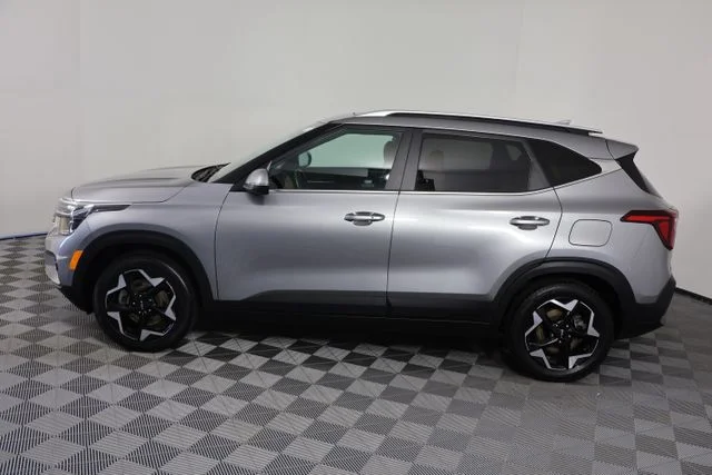 Used 2024 Gray Kia EX image 5