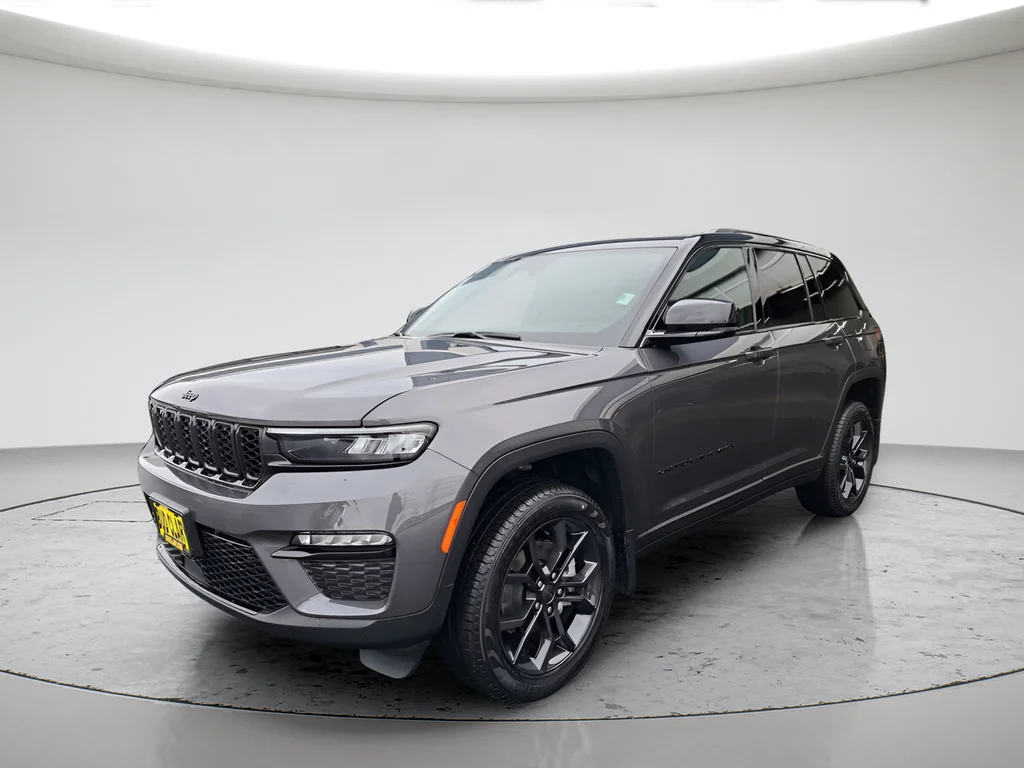 New 2025 Baltic Gray Metallic Clear-Coat Exterior Paint Jeep Limited image 7
