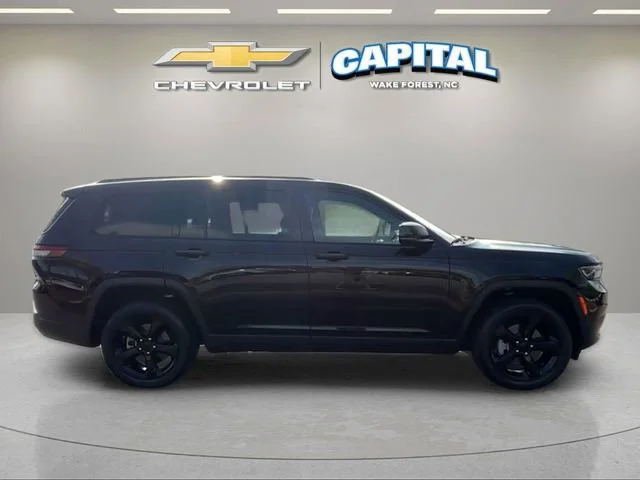 Used 2024 Black Jeep Altitude X 4x4 image 6
