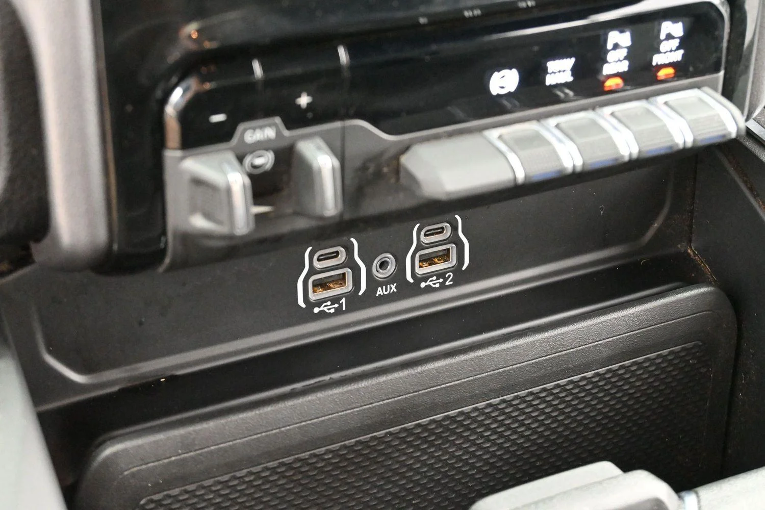 Used 2025 Bright White Clearcoat Ram Big Horn image 17