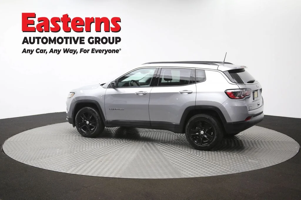 Used 2022 Silver Jeep Latitude image 64