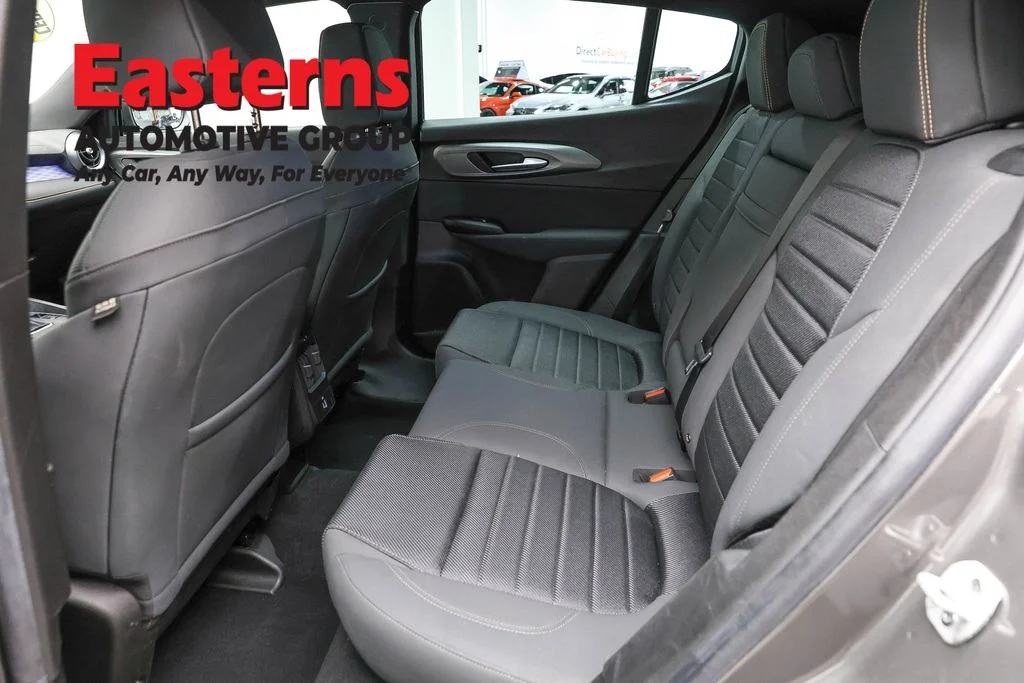 Used 2024 Silver Alfa Romeo Ti image 21