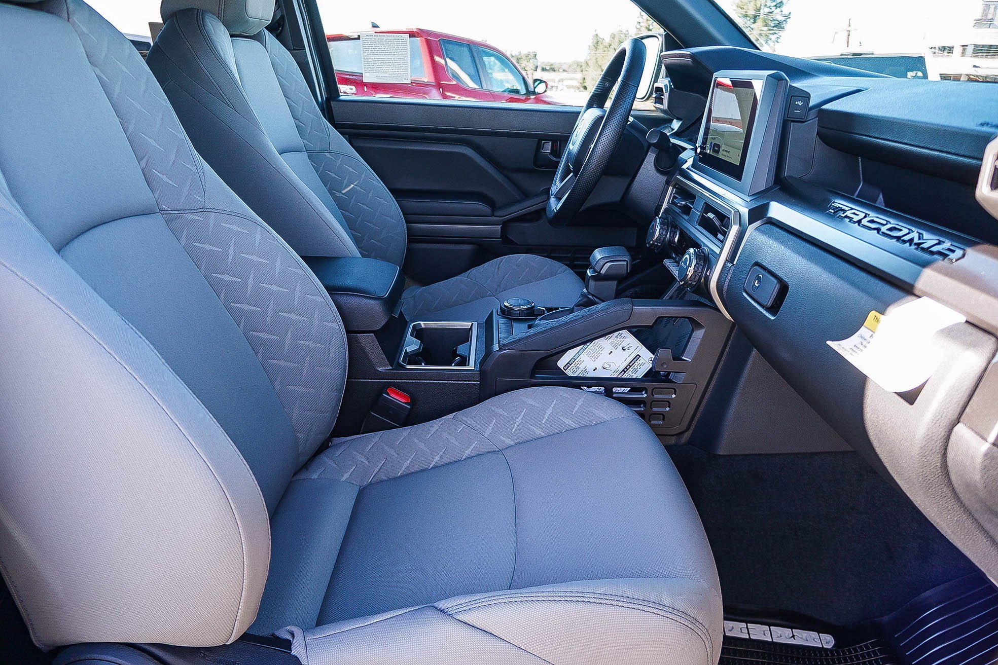 2026 Toyota Tacoma SR5 - Photo 21