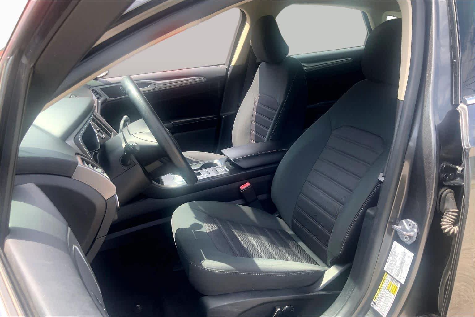 Pre-Owned 2020 Ford Fusion Hybrid SE