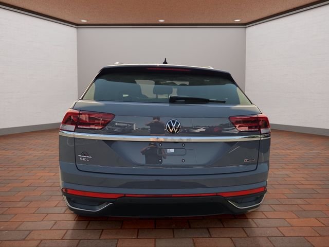 Certified Used 2021 Gray Volkswagen 2.0T SEL image 7