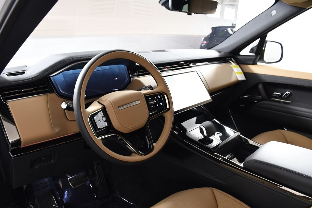 New 2026 Fuji White Land Rover Dynamic SE image 12