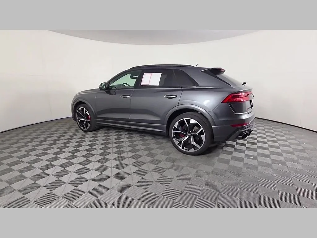 Used 2024 Daytona Gray Pearl Effect Audi 4.0T image 45