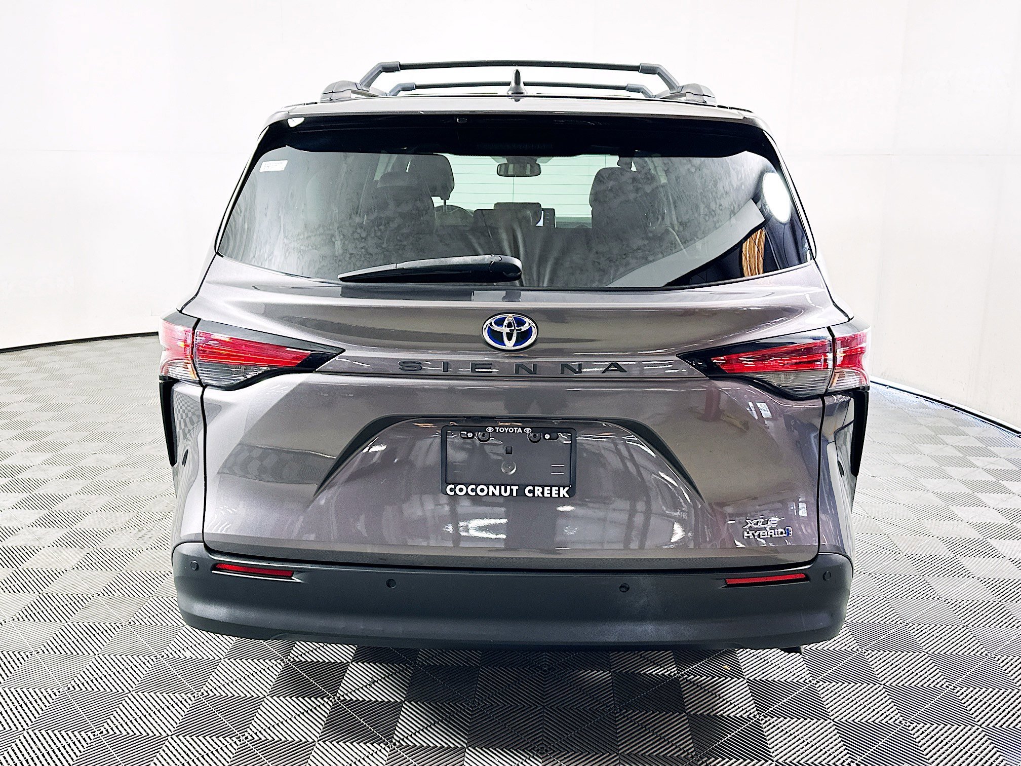2021 Toyota Sienna thumbnail 6