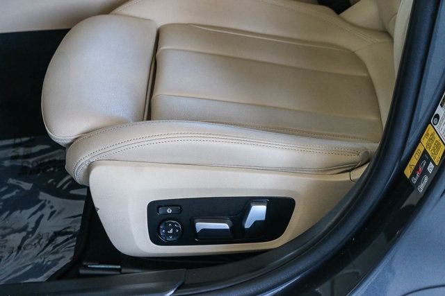 Used 2021 Gray BMW 330e iPerformance image 21