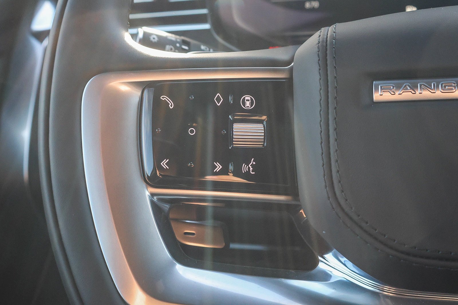 2026 Land Rover Range Rover SE - Photo 37