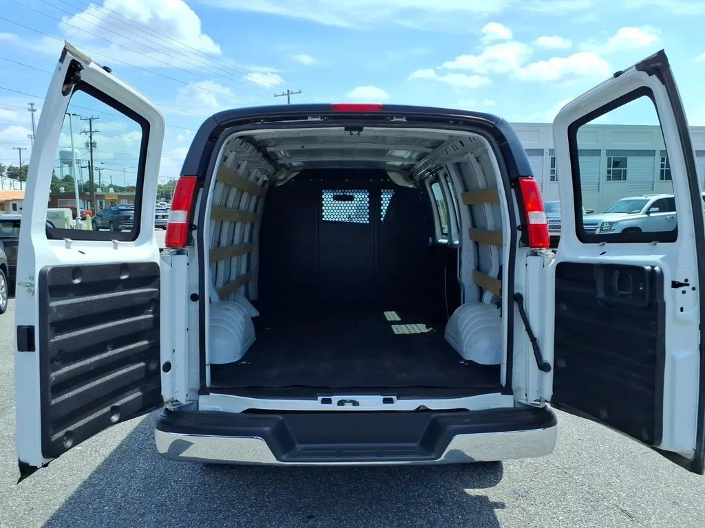 Used 2025 White Chevrolet Work Van image 25