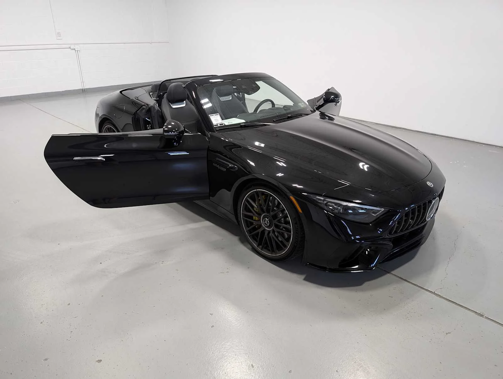 Used 2022 Obsidian Black Metallic Mercedes-Benz AMG® SL 63 image 16