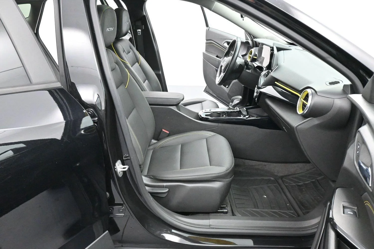 Used 2025 Mosaic Black Metallic Chevrolet ACTIV image 31