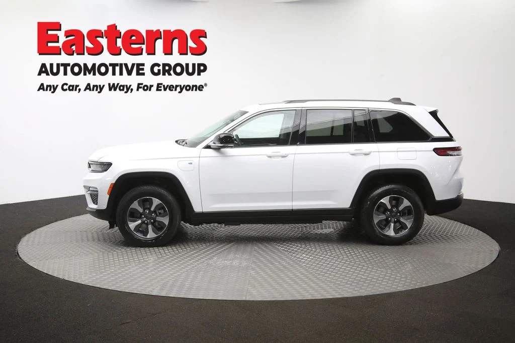Used 2022 White Jeep 4xe image 64