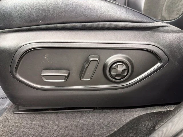 Used 2021 Black Jeep Altitude image 13