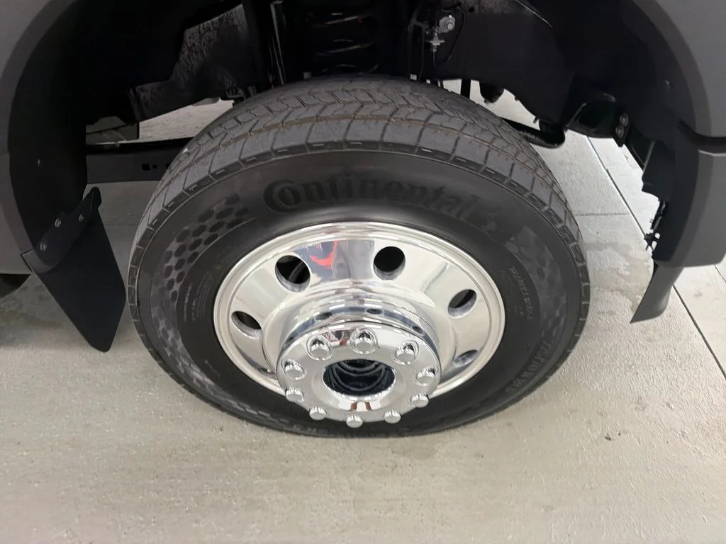 New 2026 Race Red Ford F-450® LARIAT® image 7