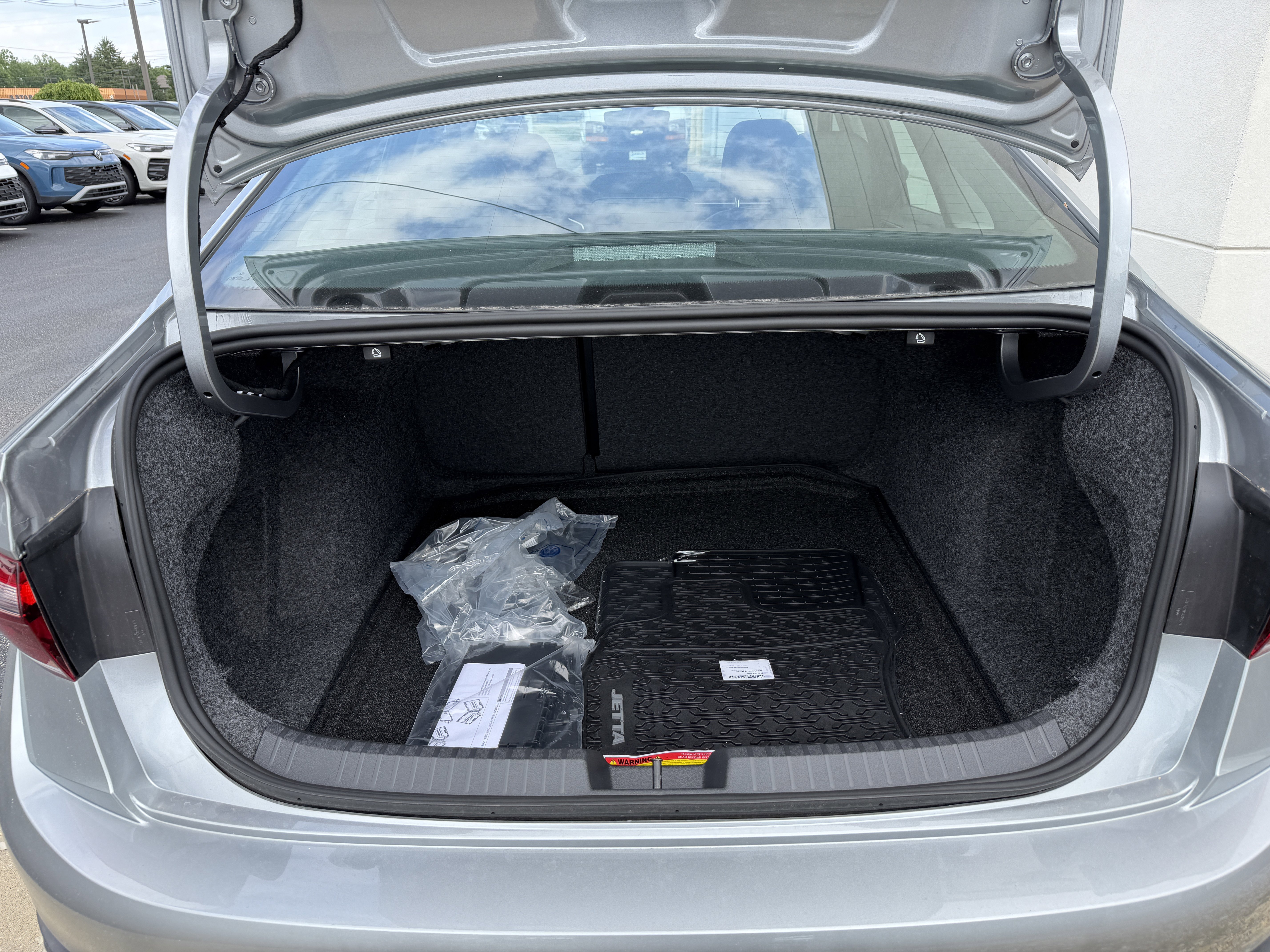 New 2026 Pyrite Silver Metallic Volkswagen SE image 27