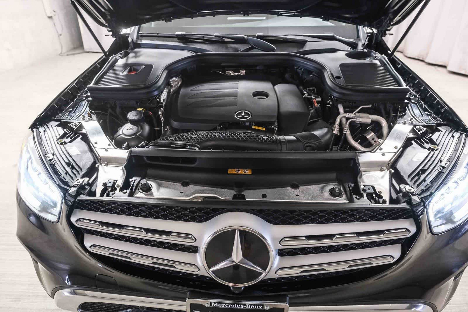 Certified Used 2022 Black Mercedes-Benz GLC 300 image 32