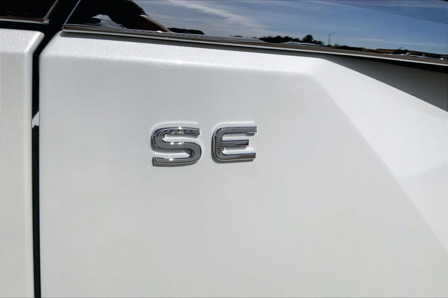 New 2026 Opal White Pearl Volkswagen 2.0T SE w/Technology image 15