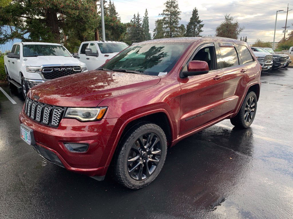 Used 2022 Red Jeep Laredo X image 1