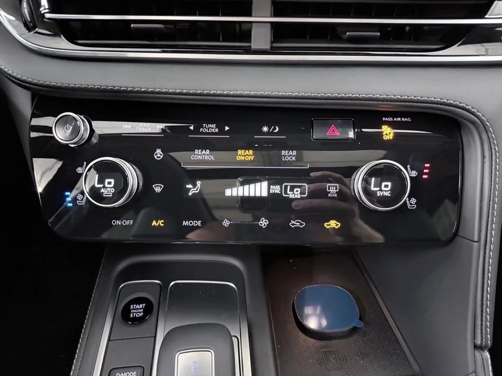 2027 INFINITI QX60 LUXE - Photo 23