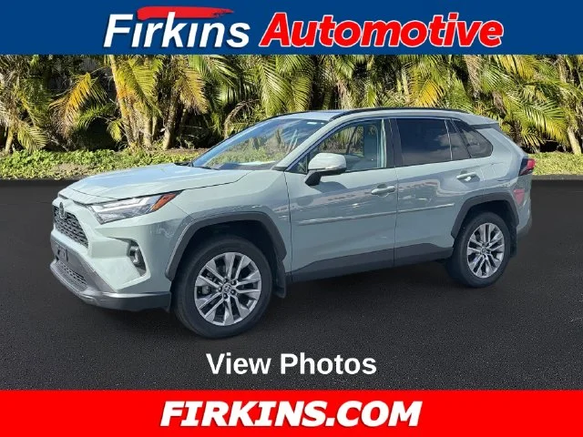 Used 2022 Gray Toyota XLE Premium image 1