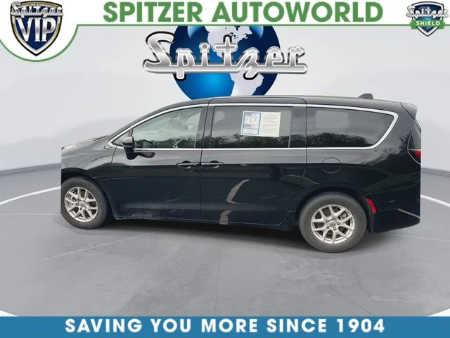 Used 2024 Black Chrysler Touring L image 6