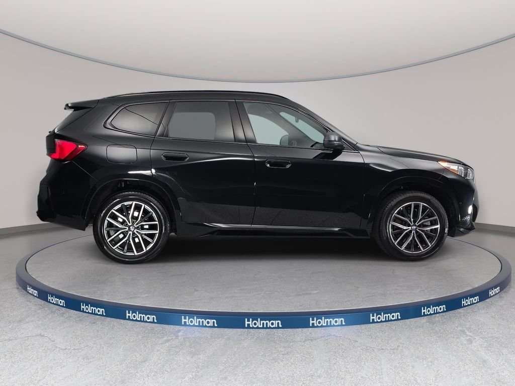 Used 2026 Black Sapphire Metallic BMW xDrive28i image 5
