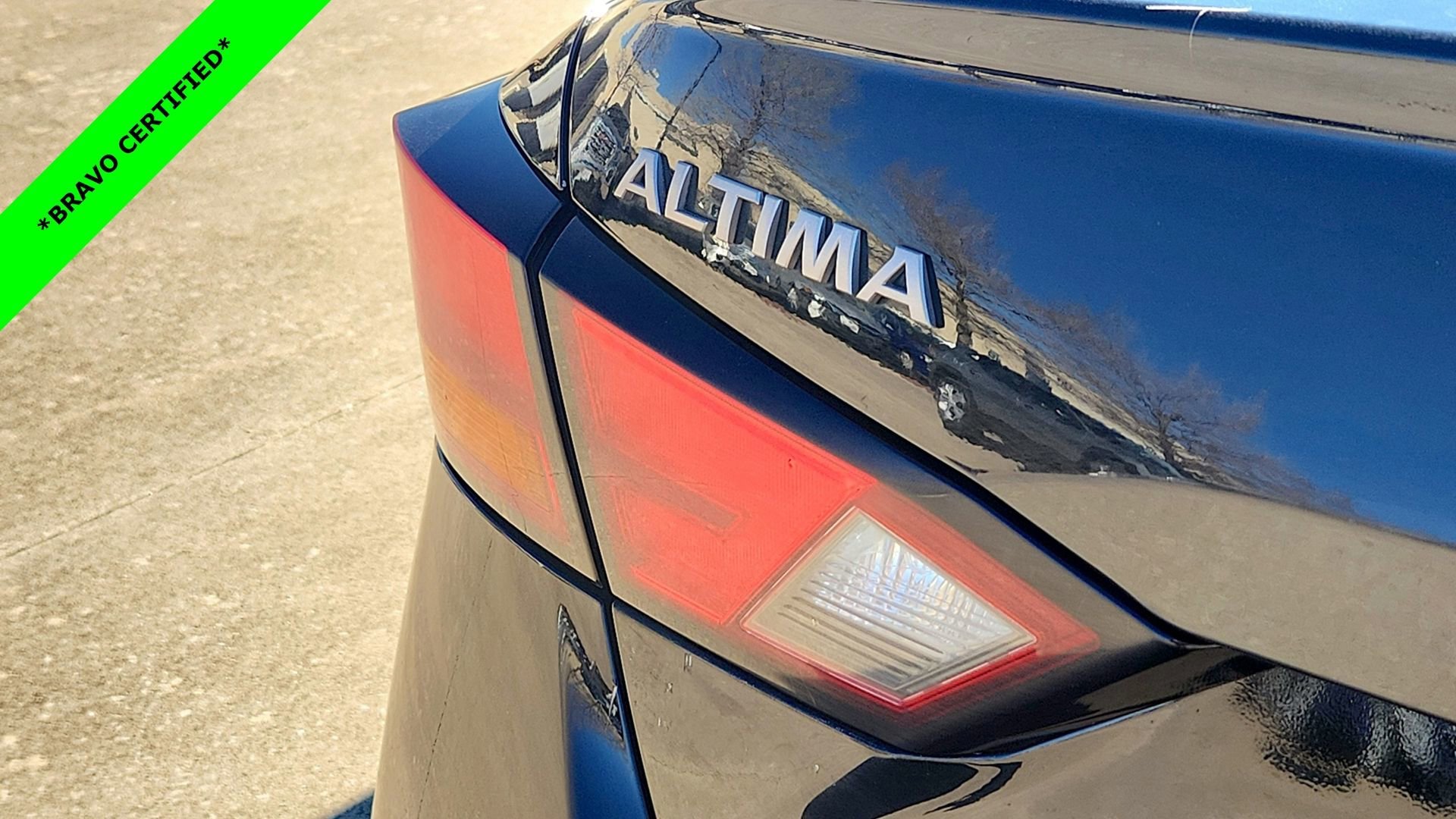 2023 Nissan Altima SV - Photo 10