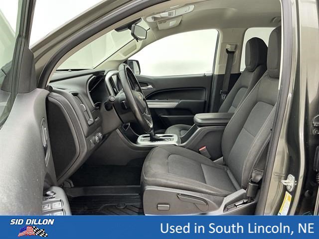 Used 2018 DEEPWOOD GREEN METALLIC Chevrolet 4WD LT image 17