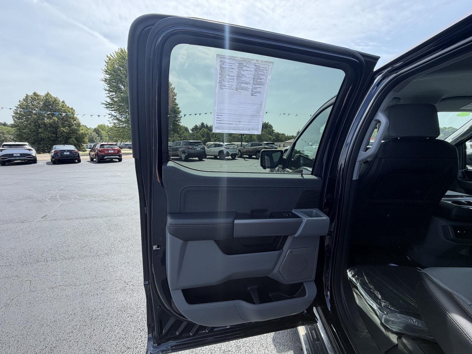Used 2025 Antimatter Blue Metallic Ford LARIAT image 27
