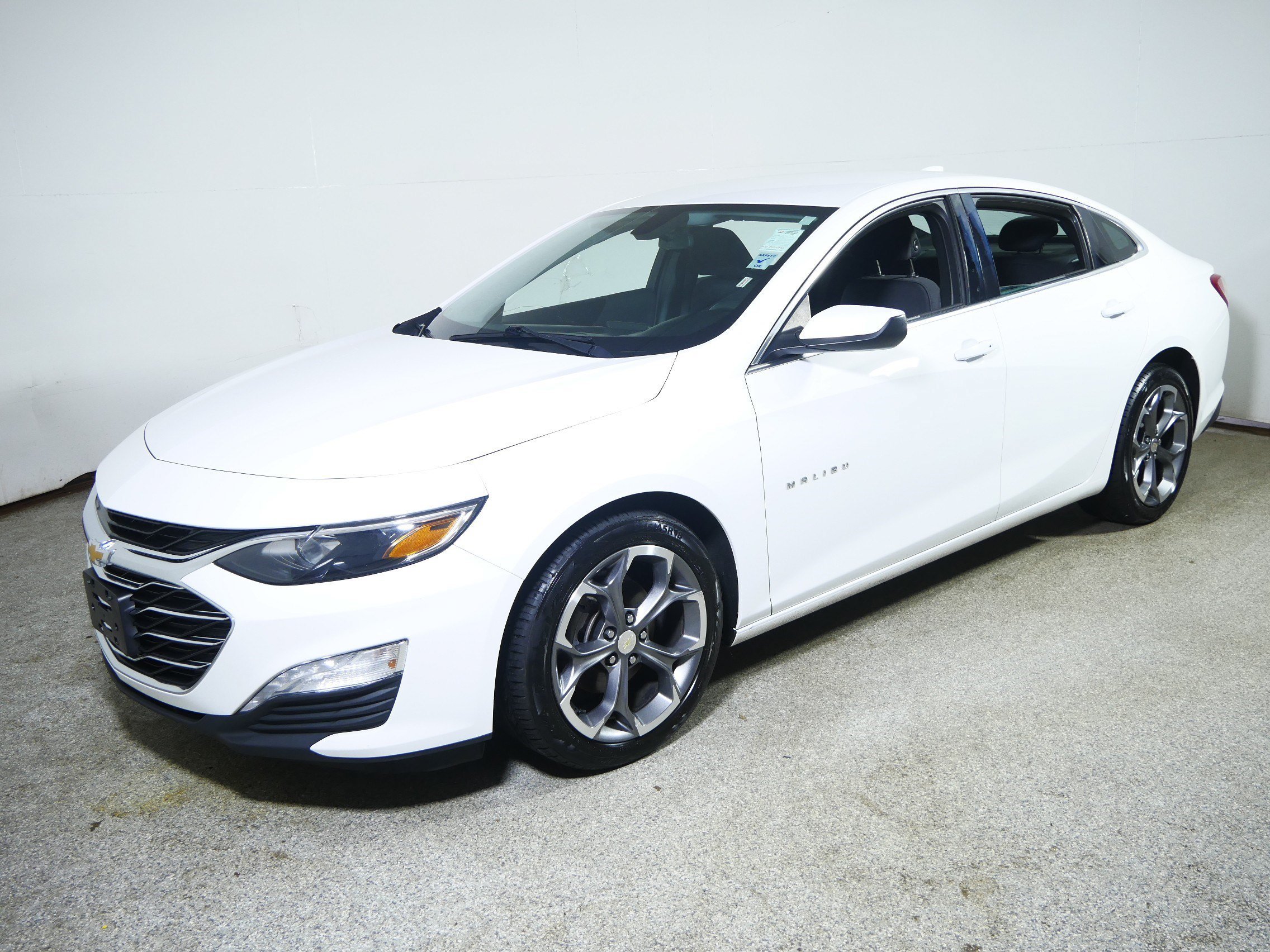 Used 2020 SUMMIT WHITE Chevrolet LT image 3