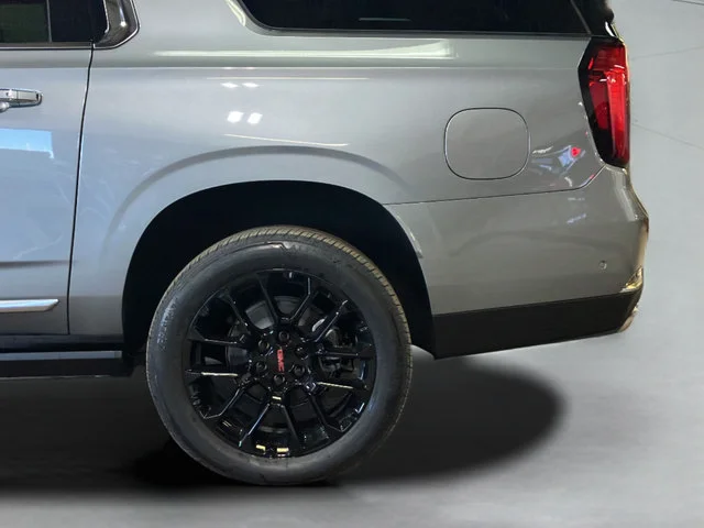 2026 GMC Yukon XL Denali - Photo 14
