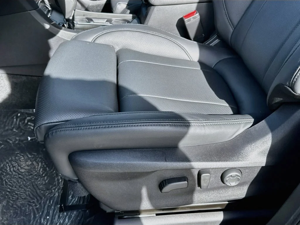 New 2027 Silver Subaru Onyx Edition Touring image 24