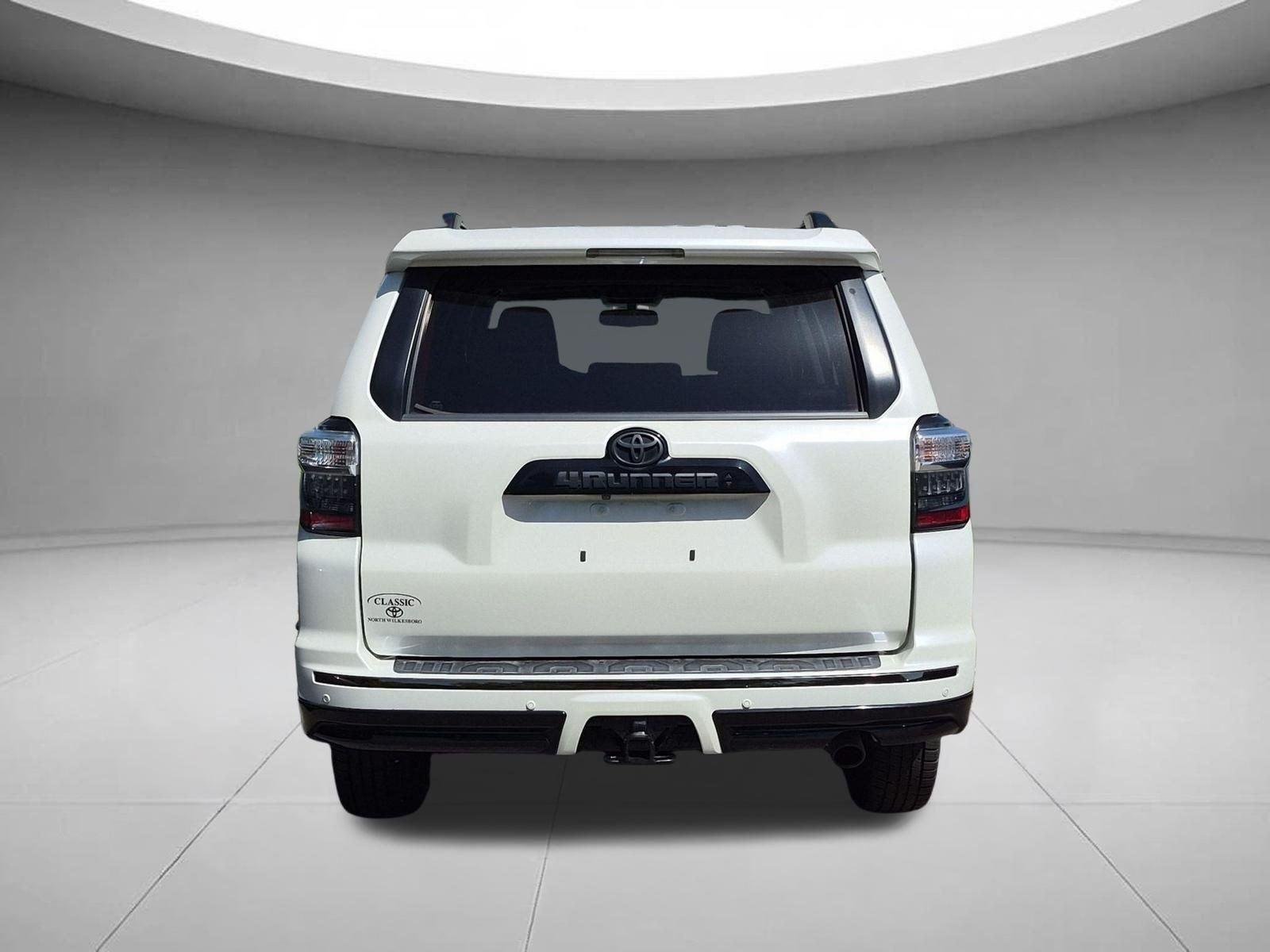 Used 2019 Blizzard Pearl Toyota Limited image 3