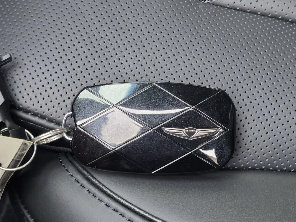 New 2026 White Genesis 3.5T Prestige Black image 7