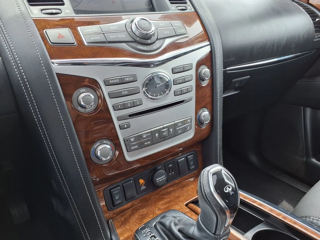 Used 2019 Black INFINITI LUXE image 34