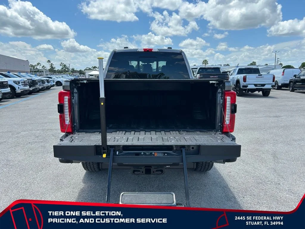 Used 2024 Gray Ford LARIAT image 10