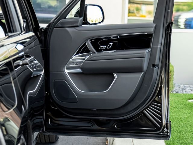 New 2026 Santorini Black Land Rover SE image 26