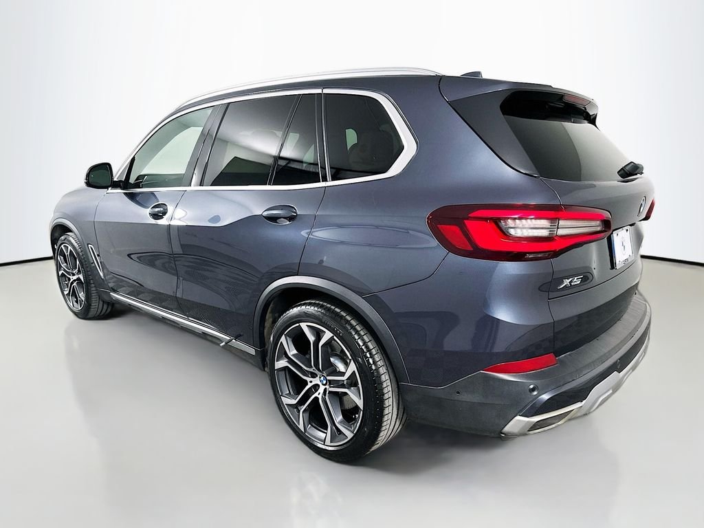 Used 2021 Arctic Grey Metallic BMW xDrive40i image 7