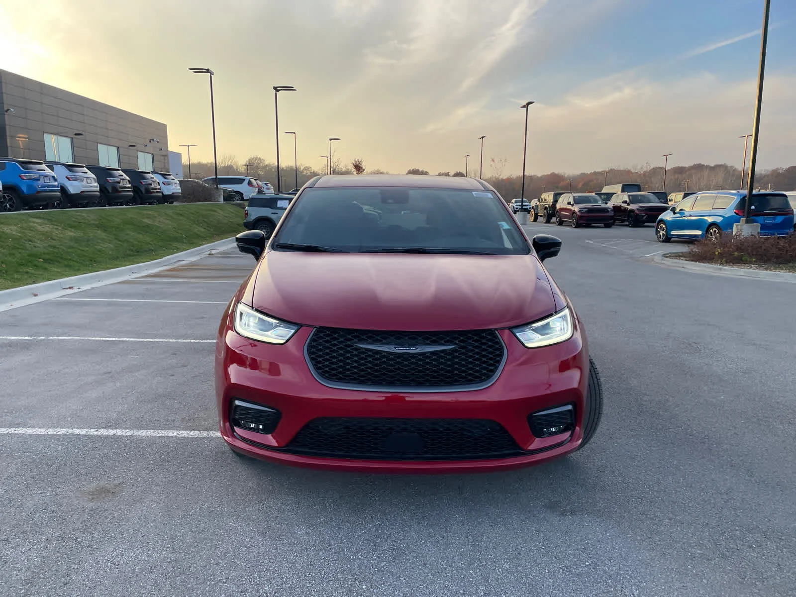 New 2026 Red Hot Pearl-Coat Exterior Paint Chrysler Select image 3