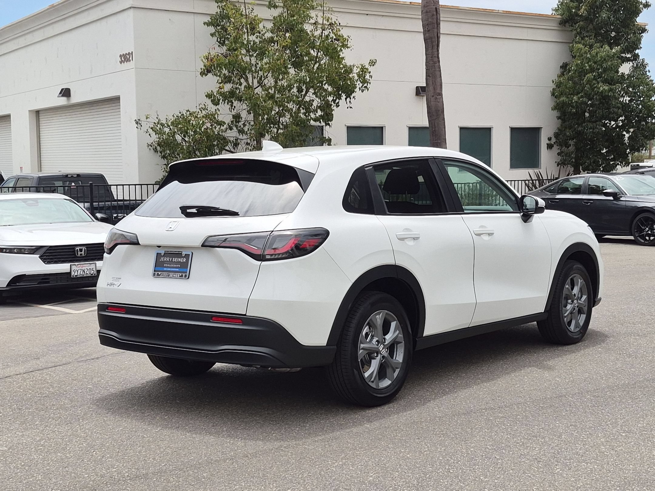 New 2027 Platinum White Pearl Honda LX image 11