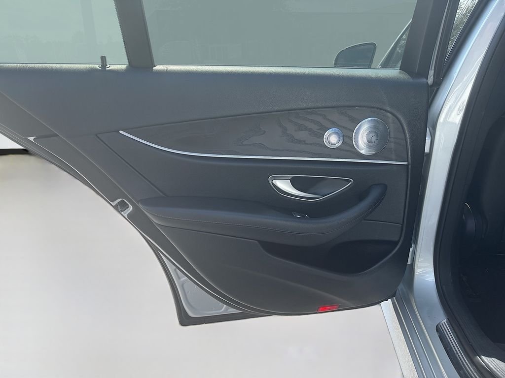 Used 2018  Mercedes-Benz E 300 image 15