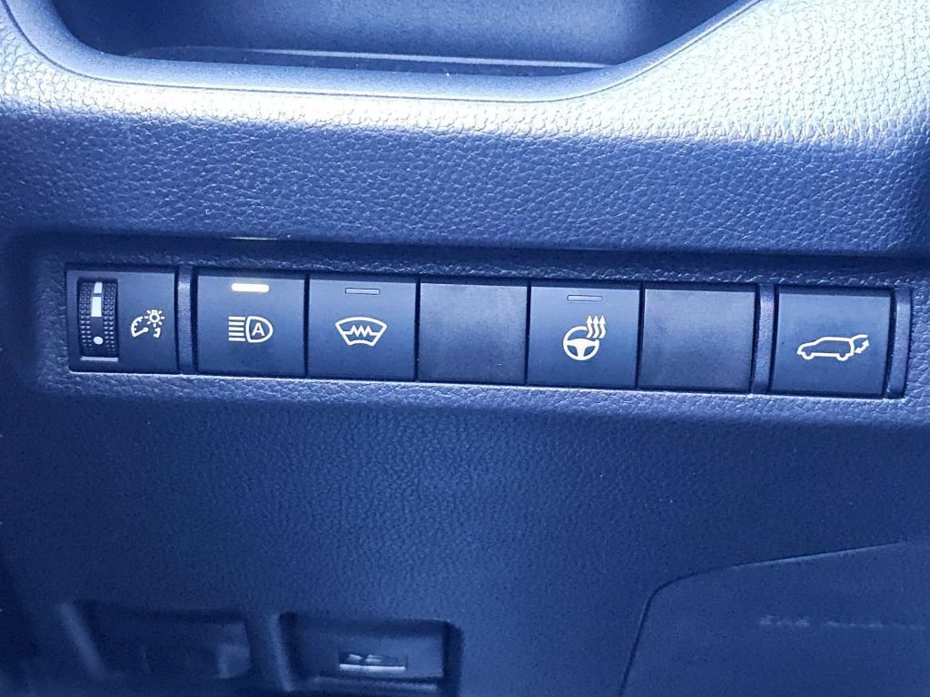 Certified Used 2025 Pearl Toyota XLE Premium image 16