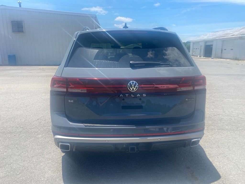 Used 2025 Pure Gray Volkswagen 2.0T Peak Edition image 3