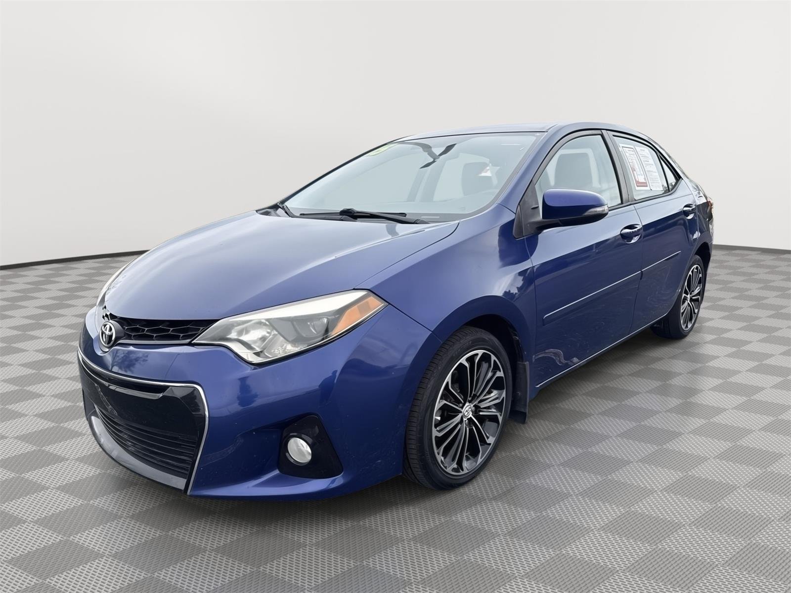 Used 2015 Toyota Corolla S Plus with VIN 5YFBURHE3FP338623 for sale in Kansas City